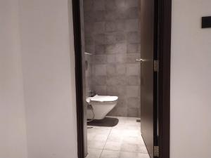 MothiMahal Residency Thrissur的一间浴室