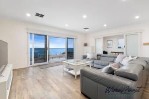 Gallery image of 35 Degrees South by Wine Coast Holiday Rentals - Escape to the fabulous 35 Degrees South by Wine Coast Holiday Rentals. in Port Noarlunga
