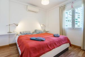 Postel nebo postele na pokoji v ubytování Apartment Los Boliches Diana I + 12 fotografií