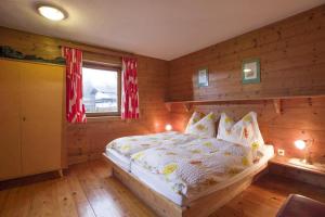 Ένα ή περισσότερα κρεβάτια σε δωμάτιο στο "Haus 60" Cavagan Heather