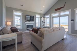Gallery image of The Knotty Whale 120 in Rodanthe