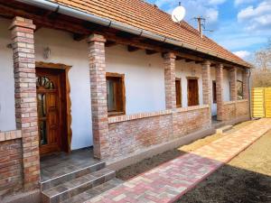 Foto dalla galleria di Mátrai Vadászház 3-Vintage Cottage a Mátraterenye