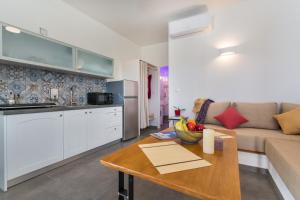 Gallery image of Dolce Vista - Sea View Apartments in Parikia