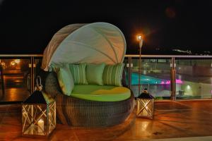 Бассейн в Aries Villas или поблизости