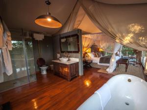 Gallery image of Rhino Sands Safari Camp in Manyoni Private Game Reserve