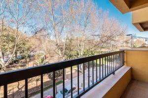 A balcony or terrace at Spacious apartment in Marbella