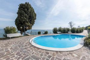 The swimming pool at or close to Front Lake Amazing View