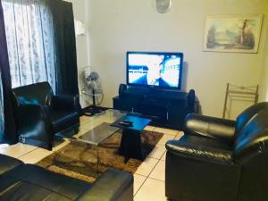 Gallery image of Two Bedrooms at CASA MIA-Katode Street-in ANKAZIMIA HOUSE in Roodepoort