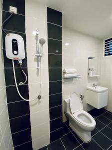 Ένα μπάνιο στο SILKSKY- Chic Studio for 2, Free Parking, Near Balakong, C180, The Mines, Serdang, Kajang +16 φωτογραφίες