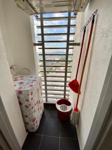 Ένα μπάνιο στο SILKSKY- Chic Studio for 2, Free Parking, Near Balakong, C180, The Mines, Serdang, Kajang