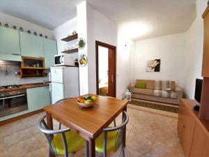 A kitchen or kitchenette at Casa Alice