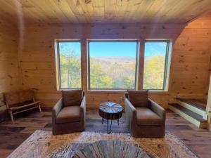 Gallery image of Big Pine Chalet in Waldens Creek