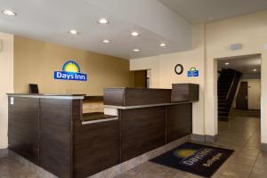 Vstupní hala nebo recepce v ubytování Days Inn By Wyndham Bellingham WA + 25 fotografií