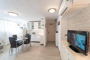 Kuchyň nebo kuchyňský kout v ubytování Marjan Apartment