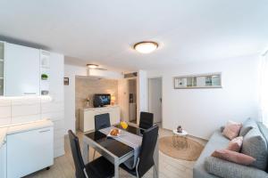 Kuchyň nebo kuchyňský kout v ubytování Marjan Apartment