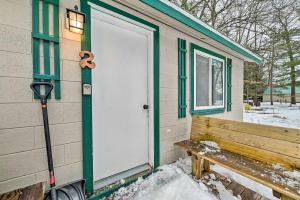 Fotografie z fotogalerie ubytování Cabin in The Huron-Manistee National Forest! v destinaci Wellston