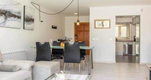 A seating area at Francisca