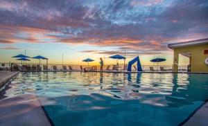 Ảnh trong thư viện ảnh của 2 Bed Condo with Balcony Facing Pool and Sunsets! ở Tampa