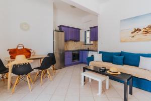 Kuchyň nebo kuchyňský kout v ubytování Vithos Seaside Aparthotel