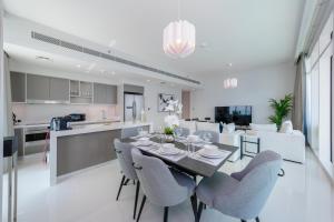 Fotografie z fotogalerie ubytování EDEN'S Homes & Villas - Sunrise Bay Emaar Beachfront v Dubaji