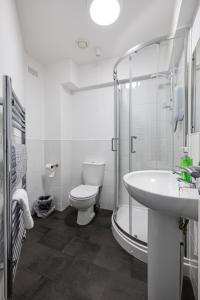 Gallery image of Stanley Sparkle Stays - 4BRooms, 4Beds, Prkg, Wifi in Liverpool