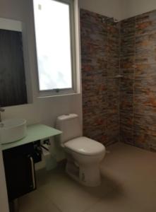 Ванна кімната в Casa Blanca Girardot Melgar