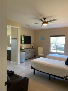 Gallery image of Short term vacation rental luxury B&B CTH in Englewood