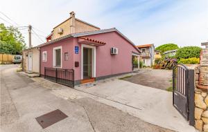 Budova, kde se apartmán nachází + 11 fotografií