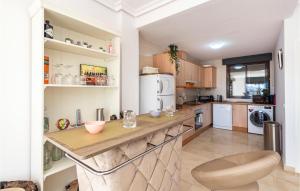 Η κουζίνα ή μικρή κουζίνα στο 2 Bedroom Stunning Apartment In Casares