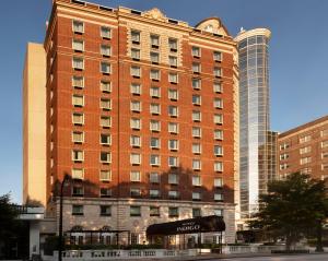 una representación de un hotel con un edificio en Hotel Indigo Atlanta Midtown, an IHG Hotel en Atlanta