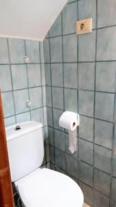 A bathroom at PEÑISMAR FiNCAS VAN CAMP