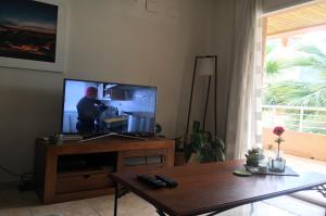 Telewizja i/lub zestaw kina domowego w obiekcie Apartamento Alcoy