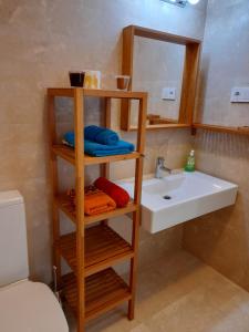 A bathroom at Carboneras - Holidays Time