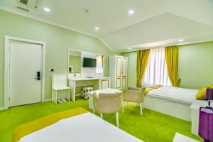 Ruang duduk di Mensen Hotel Baku