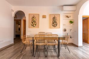 A seating area at VILLA CAYETANA