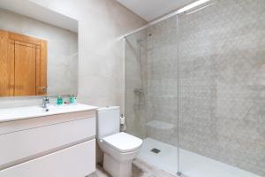 A bathroom at VILLA CAYETANA