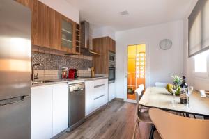 A kitchen or kitchenette at VILLA CAYETANA