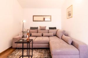 Posedenie v ubytovaní Sunny beach apartment Lavica