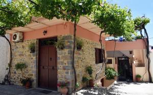 Gallery image of Traditional Residence with terrace in Latsídha