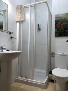 Kúpeľňa v ubytovaní APARTAMENTOS HÉRCULES SEVILLA centro de Sevilla