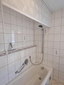 Ett badrum på Haus Britta Germann