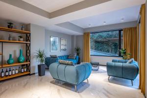 A seating area at Barnovi Boutique Hotel