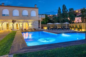 Bazén v ubytovaní Hostalet de Begur - Adults Only alebo v jeho blízkosti