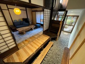 Uma área de estar em Only one group stays per day -Tenmaya-家族や仲間と貸し切りゲストハウス 天満屋