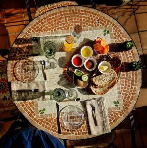 Nápoje v ubytovaní Hostal Pension Artilleiro
