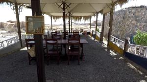 مطعم أو مكان آخر لتناول الطعام في Bedouin Valley Eco Resort