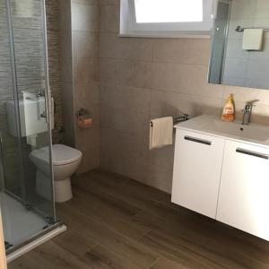 Koupelna v ubytování Holiday apartment in Punat with loggia, air conditioning, WiFi, washing machine 4534-1