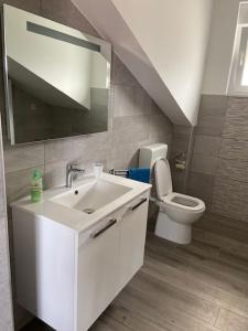 Koupelna v ubytování Apartment in Punat with sea view, terrace, air conditioning, WiFi 4534-4 + 27 fotografií