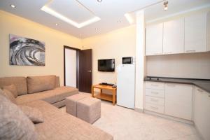 TV a/nebo společenská místnost v ubytování Rafailovici Holiday Apartments