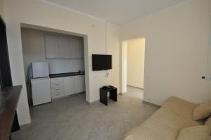 TV a/nebo společenská místnost v ubytování Rafailovici Holiday Apartments
